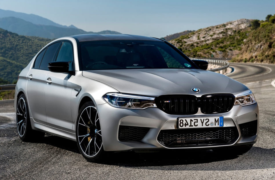 Замена аккумулятора BMW M5