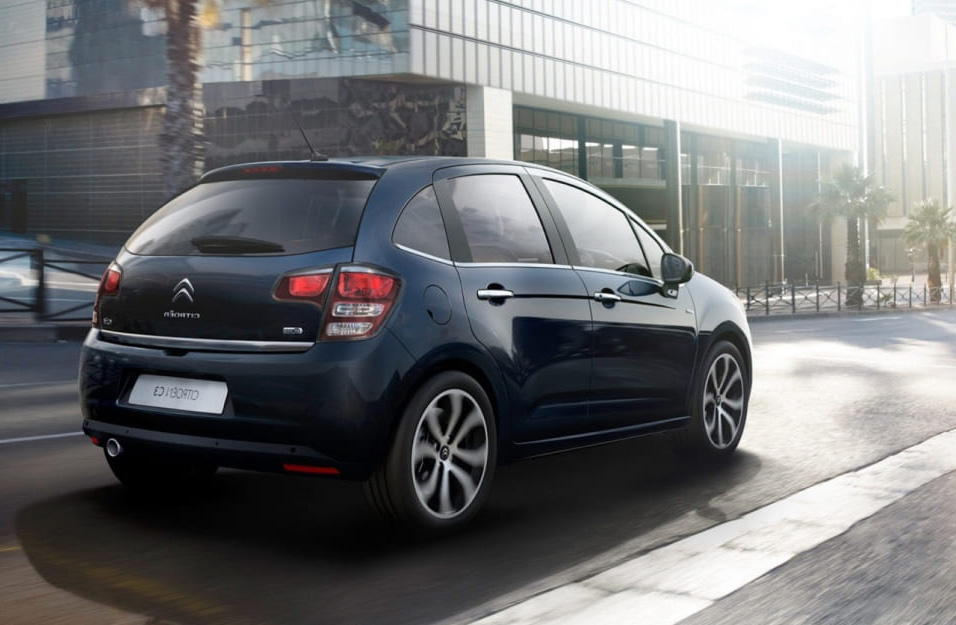 Замена аккумулятора Citroen С3
