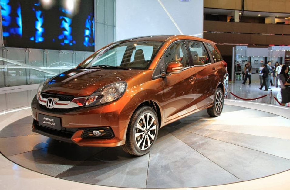 Замена аккумулятора Honda Mobilio