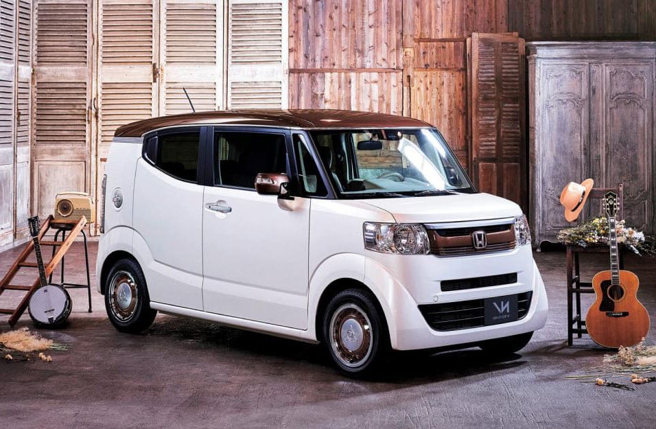 Замена аккумулятора Honda N-Box