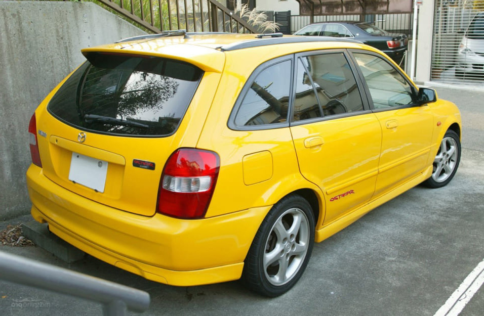 Замена аккумулятора Mazda Familia