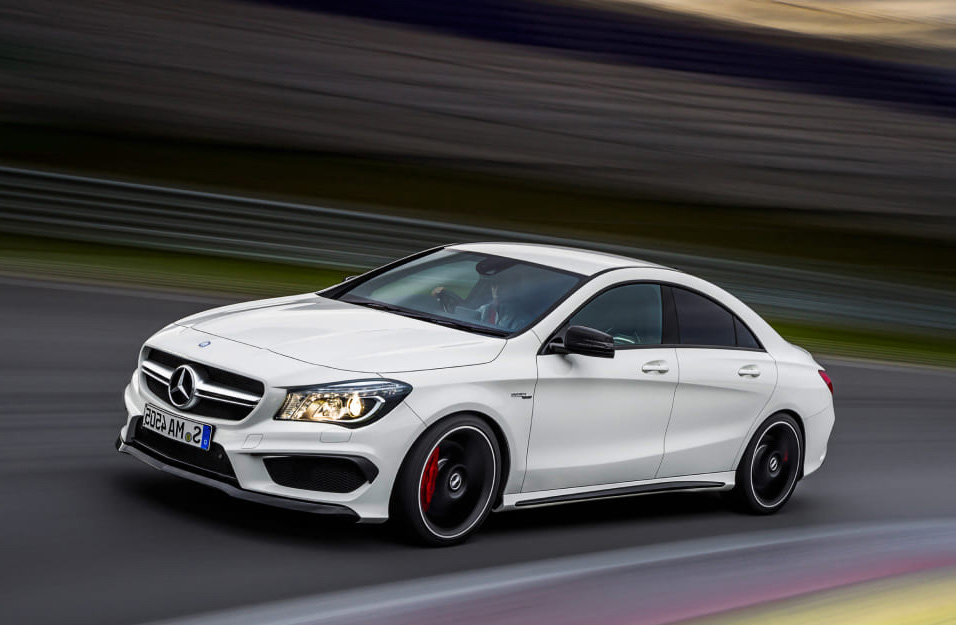 Замена аккумулятора Mercedes Cla