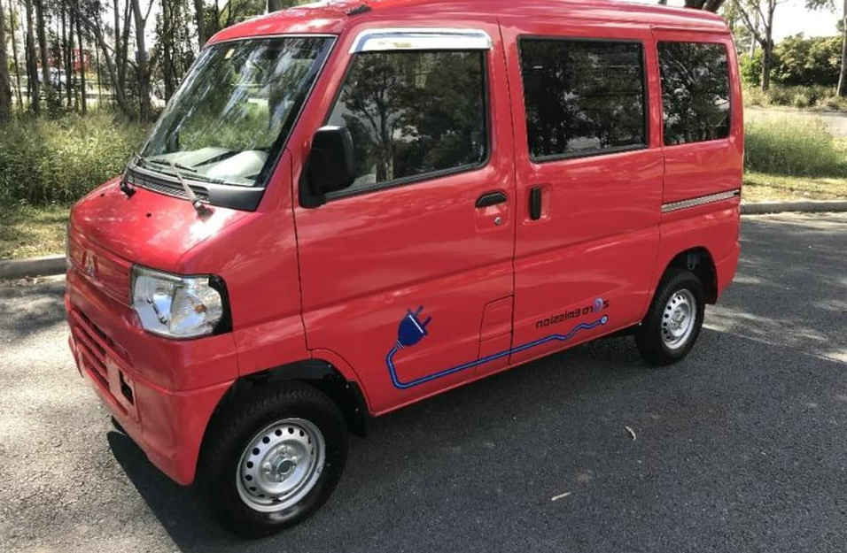 Замена аккумулятора Mitsubishi Minicab