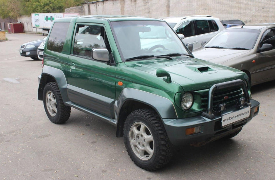 Замена аккумулятора Mitsubishi Pajero-Junior
