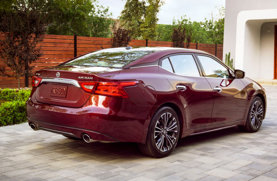 Замена аккумулятора Nissan Maxima