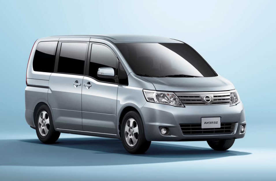 Замена аккумулятора Nissan Serena
