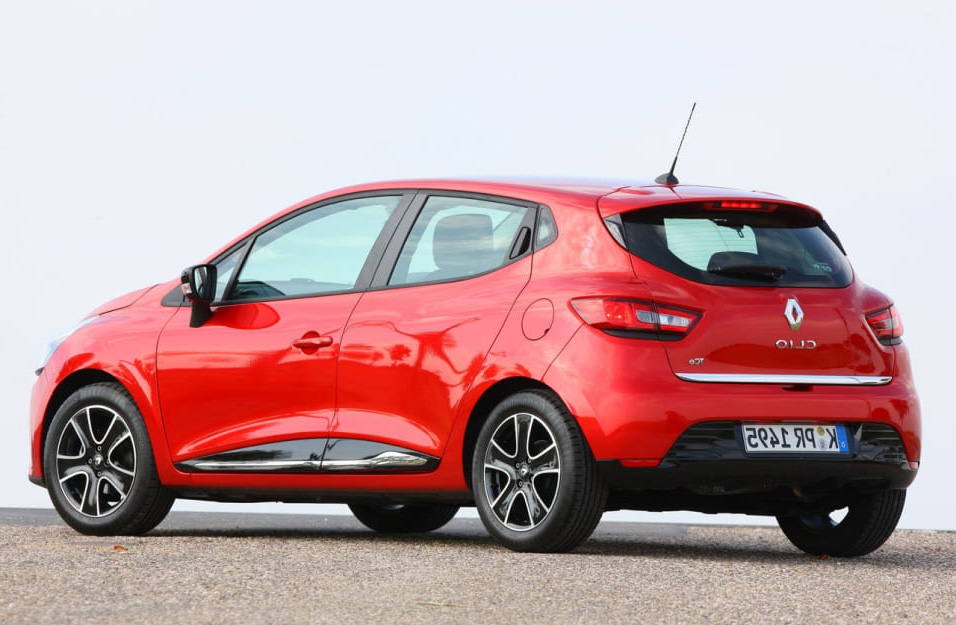 Замена аккумулятора Renault Clio